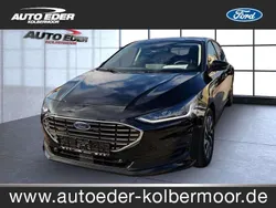 Obsidianschwarz (schwarz) Gebraucht 2024 Ford Focus Titanium Limousine | 23.880 € (Guter Preis)