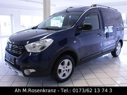 Blau Gebraucht 2018 Dacia Dokker Celebration Van | 9.999 € (Fairer Preis)