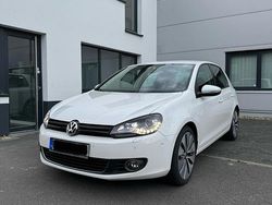 Weiß Gebraucht 2009 VW Golf VI Limousine | 7.200 € (Etwas zu teuer)