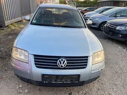 Blau Gebraucht 2001 VW Passat Highline Kombi | 999 € (Superpreis)