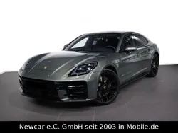 Grün Neu 2025 Porsche Panamera 4 Limousine | 150.880 € (Superpreis)