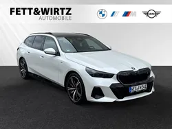 Mineralweiss metallic Gebraucht 2025 BMW i5 M Sport Limousine | 70.990 €