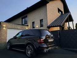 Schwarz Gebraucht 2008 Mercedes ML320 SUV | 18.900 €