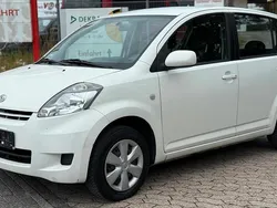 Weiß Gebraucht 2010 Daihatsu Sirion Kleinwagen | 2.999 € (Etwas zu teuer)