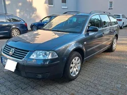 Grau Gebraucht 2002 VW Passat Kombi | 1.900 € (Fairer Preis)