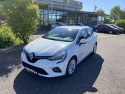 Weiß Gebraucht 2021 Renault Clio V Intens Limousine | 15.990 € (Etwas zu teuer)