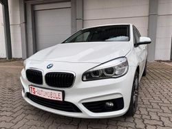 Weiß Gebraucht 2017 BMW 220 Active Tourer Sport Line Van / Kleinbus | 16.490 € (Fairer Preis)