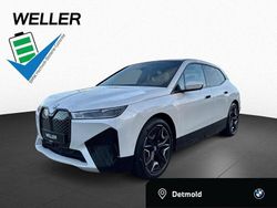 Mineralweiß (weiß) Gebraucht 2023 BMW iX M Sport SUV | 54.850 € (Etwas zu teuer)