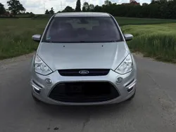 Silber Gebraucht 2012 Ford S-MAX S Van / Kleinbus | 12.000 €