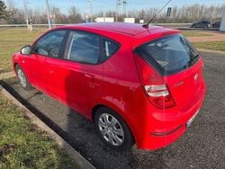 Rot Gebraucht 2007 Hyundai i30 Comfort Limousine | 1.350 € (Superpreis)