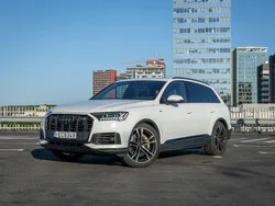 Weiß Gebraucht 2021 Audi Q7 S-Line SUV | 42.500 € (Teuer)