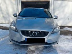 Silber Gebraucht 2017 Volvo V40 Limousine | 10.500 € (Guter Preis)