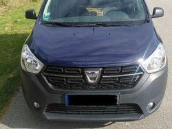 Blau Gebraucht 2018 Dacia Dokker Essentiel Van / Kleinbus | 6.499 € (Guter Preis)
