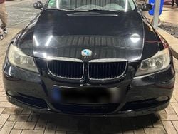 Schwarz Gebraucht 2006 BMW 320 Limousine | 2.100 € (Superpreis)