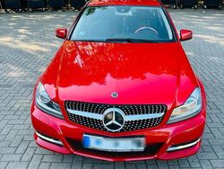 Rot Gebraucht 2011 Mercedes 200 Limousine | 6.999 €