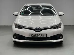 Weiß Gebraucht 2018 Toyota Auris Hybrid Comfort Kombi | 14.900 € (Fairer Preis)