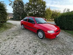 Rot Gebraucht 1997 Ford Escort Kleinwagen | 3.300 € (Fairer Preis)