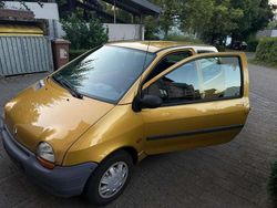 Gelb Gebraucht 1997 Renault Twingo Kleinwagen | 900 €