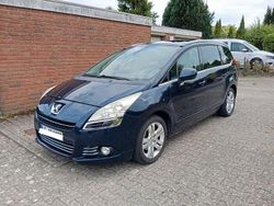 Blau Gebraucht 2010 Peugeot 5008 Platinum Van / Kleinbus | 3.499 € (Superpreis)