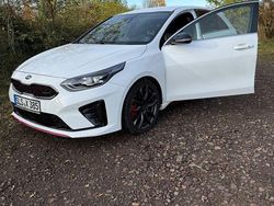 Weiß Gebraucht 2019 Kia Ceed GT Limousine | 19.100 € (Fairer Preis)