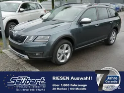 Grau metallic Gebraucht 2019 Skoda Octavia Scout 4x4 Kombi | 31.990 €