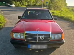 Rot Gebraucht 1987 Mercedes 190 Limousine | 8.600 €