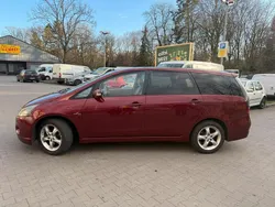 Rot Gebraucht 2004 Mitsubishi Grandis Van / Kleinbus | 3.000 € (Teuer)