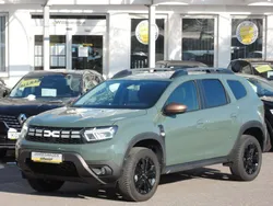 Grün Gebraucht 2024 Dacia Duster Extreme SUV | 25.480 € (Fairer Preis)