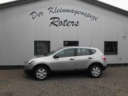 Silber Gebraucht 2011 Nissan Qashqai Visia SUV | 8.750 € (Etwas zu teuer)