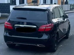 Schwarz Gebraucht 2016 Mercedes B200 Van / Kleinbus | 15.000 € (Etwas zu teuer)