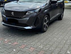 Grau Gebraucht 2022 Peugeot 5008 GT SUV | 31.400 € (Fairer Preis)
