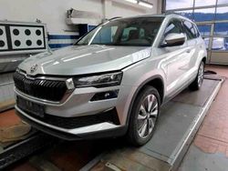 Brilliantsilber Gebraucht 2022 Skoda Karoq Style SUV | 20.090 €