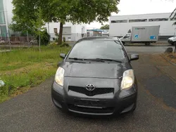 Grau Gebraucht 2009 Toyota Yaris Cool Limousine | 3.350 € (Fairer Preis)