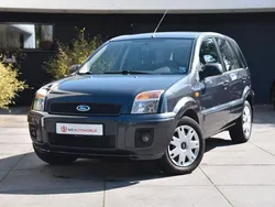 Grau Gebraucht 2010 Ford Fusion Style Limousine | 4.950 € (Teuer)