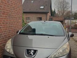 Grau Gebraucht 2008 Peugeot 207 CC Cabrio | 1.300 € (Guter Preis)