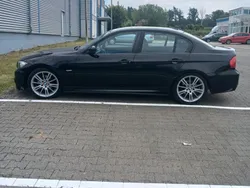 Schwarz Gebraucht 2009 BMW 320 Sport Line Limousine | 9.800 €