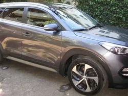 Grau Gebraucht 2017 Hyundai Tucson Style SUV | 18.499 € (Fairer Preis)