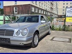Silber Gebraucht 1998 Mercedes E200 Limousine | 2.950 € (Guter Preis)
