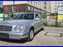 Silber Gebraucht 1998 Mercedes E200 Limousine | 3.950 € (Guter Preis)