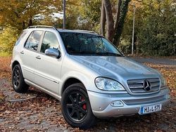 Silber Gebraucht 2005 Mercedes ML400 SUV | 6.099 €