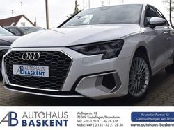 Weiß Gebraucht 2021 Audi A3 Sportback Advanced Kleinwagen | 24.490 € (Fairer Preis)