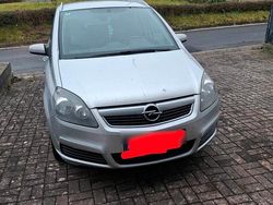 Silber Gebraucht 2006 Opel Zafira Van / Kleinbus | 2.200 €