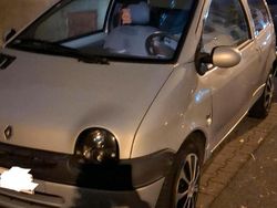 Silber Gebraucht 2004 Renault Twingo Kleinwagen | 1.450 €