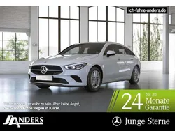 Weiß Gebraucht 2020 Mercedes CLA180 Shooting Brake Kombi | 18.224 € (Fairer Preis)