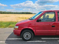 Rot Gebraucht 1994 Plymouth Voyager Van / Kleinbus | 8.900 €