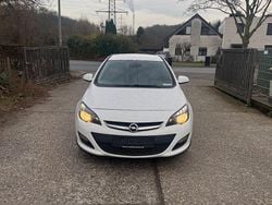 Weiß Gebraucht 2013 Opel Astra Active Limousine | 3.700 € (Fairer Preis)