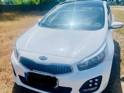 Weiß Gebraucht 2018 Kia Ceed GT-Line Kleinwagen | 13.599 €