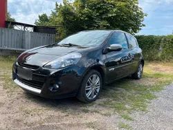 Schwarz Gebraucht 2010 Renault Clio II Kleinwagen | 3.700 €