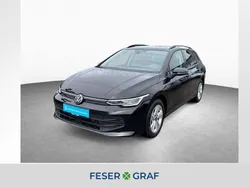 Grenadillschwarz metallic Gebraucht 2024 VW Golf VIII Life Kombi | 28.440 € (Fairer Preis)