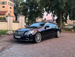 Schwarz Gebraucht 2009 Mercedes E350 Coupé | 14.500 € (Teuer)